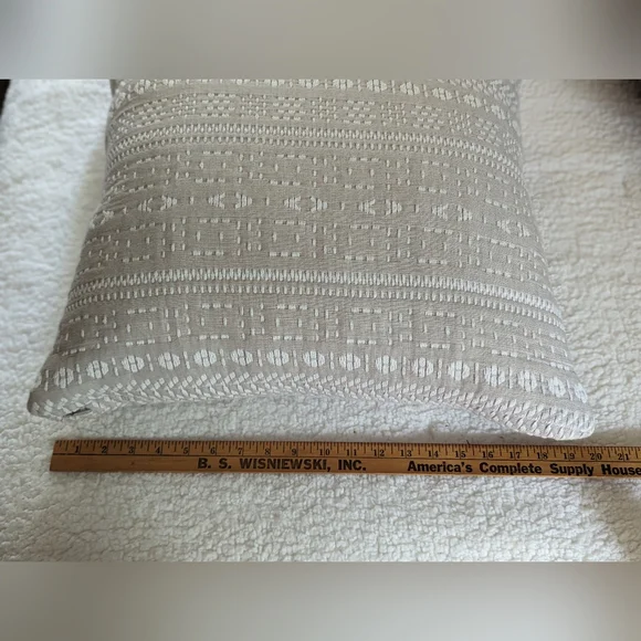 Ralph Lauren embroidered throw pillow with feather insert - Picture 3 of 9